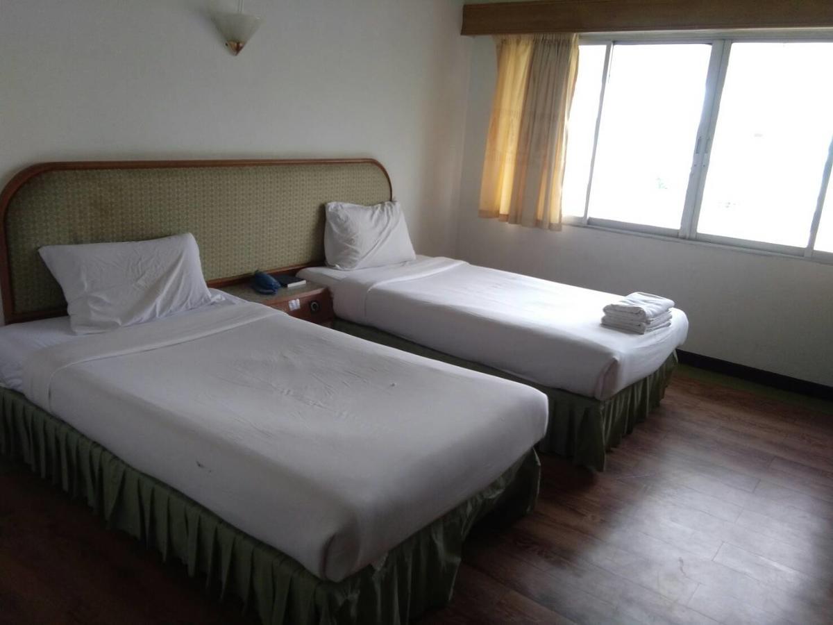 Petchkasem Grand Hotel Surin Exterior photo