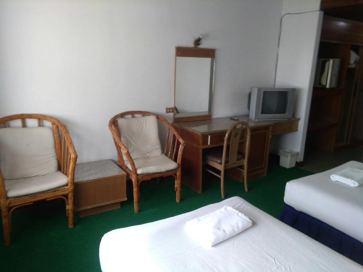 Petchkasem Grand Hotel Surin Exterior photo