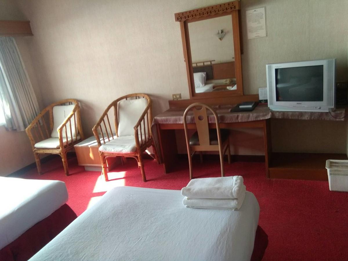 Petchkasem Grand Hotel Surin Exterior photo