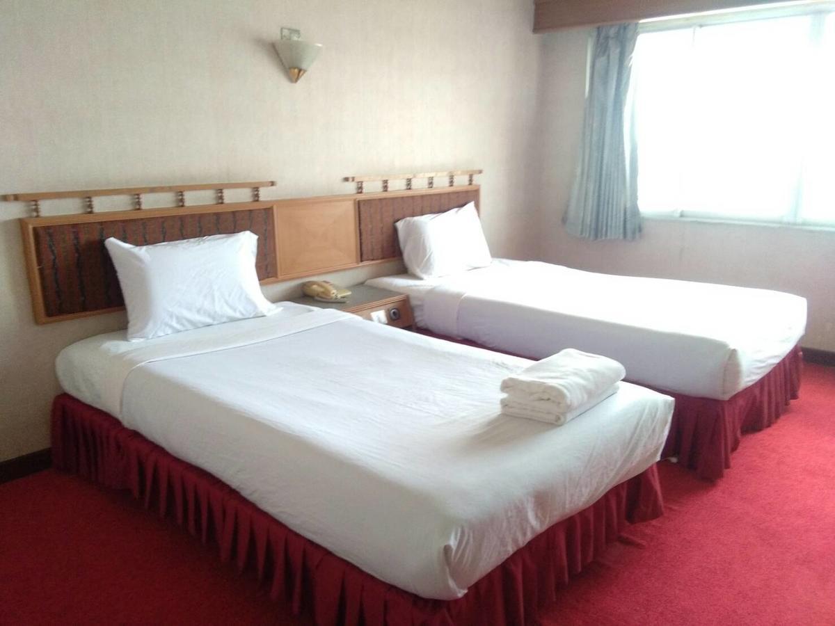 Petchkasem Grand Hotel Surin Exterior photo