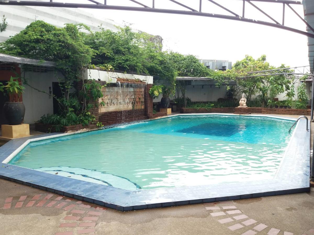 Petchkasem Grand Hotel Surin Exterior photo